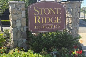 138 CHRISTINE DR, DIX HILLS, NY