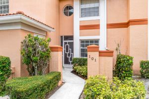 7881 WHISPERING PALMS 101 DR 101, BOYNTON BEACH, FL