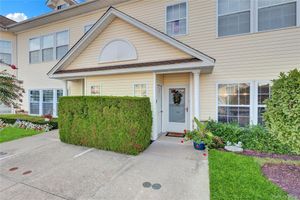 705 NARRAGANSETT VILLAS DR, LINDENHURST, NY