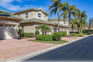 558 VINTAGE RESERVE LN # 19B, NAPLES, FL
