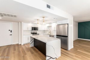 7920 E CAMELBACK RD 301, SCOTTSDALE, AZ