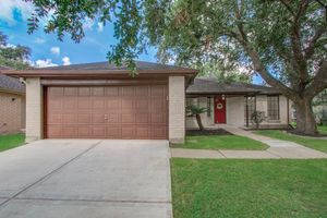 806 COUNTRY PLACE BLVD, PEARLAND, TX