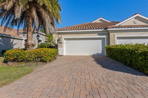 7104 PLAYA BELLA DR, BRADENTON, FL