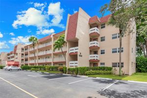 1040 COUNTRY CLUB DR 309, MARGATE, FL