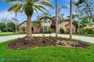 8040 CONSERVATORY CIR, SARASOTA, FL