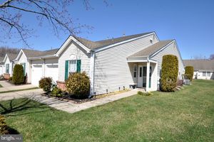 10 STAGHORN DR, MOUNT LAUREL, NJ