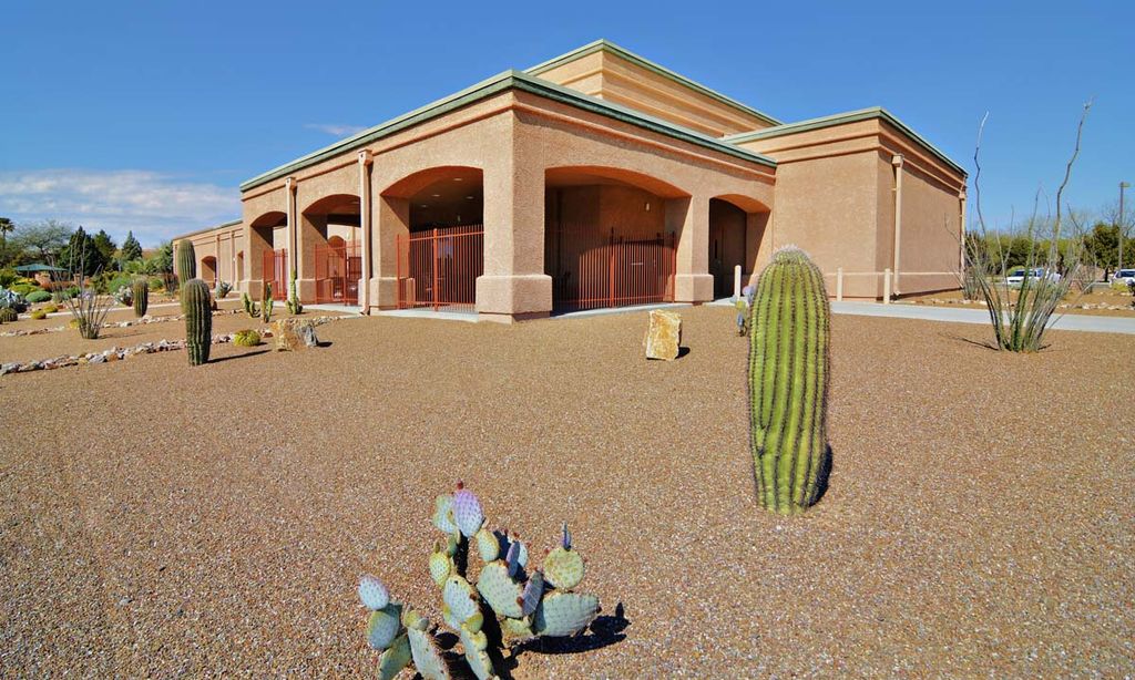 Las Campanas Social Center