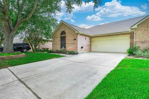 739 APPLE BLOSSOM DR, PEARLAND, TX