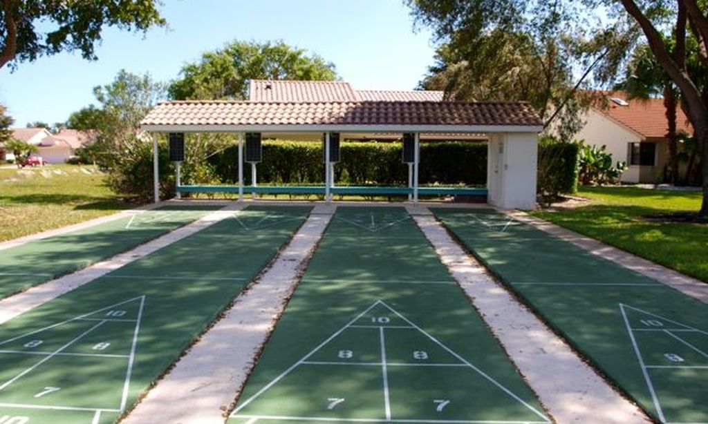4 Shuffleboard Courts