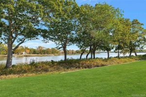 244 RIVER DR, MORICHES, NY