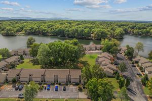 10 LAKESHORE TER 62, CROSSVILLE, TN