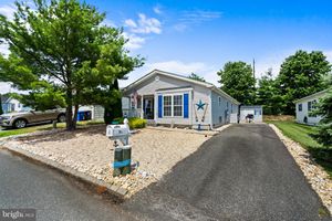36 FORT LEE DR, MANAHAWKIN, NJ