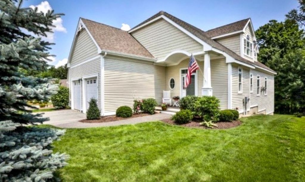 Beautiful Detached Carriage Homes