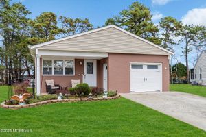 21 REDLANDS CT, TOMS RIVER, NJ