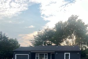 18 BOLINGBROKE DR, TOMS RIVER, NJ