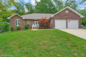 12 CHELTEHAM LN, CROSSVILLE, TN