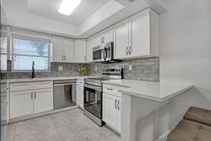 2894 CROSLEY DR G, WEST PALM BEACH, FL