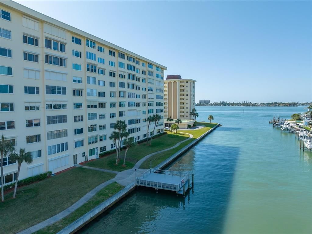 image of property at 4725 COVE CIRCLE 304