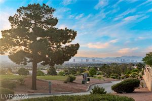 2742 DARBY FALLS DR, LAS VEGAS, NV