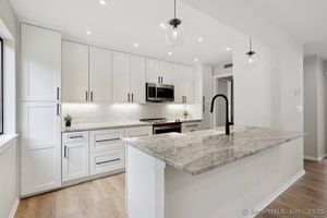 98 HERITAGE VLG D, SOUTHBURY, CT