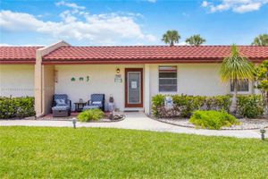 302 LAKE EVELYN DR, WEST PALM BEACH, FL