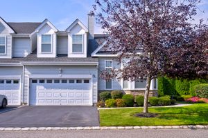 60 PACIFIC DUNES CT, MEDFORD, NY