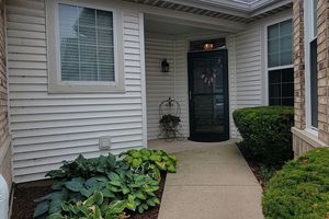 21419 MAYS LAKE DR, CREST HILL, IL