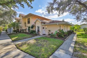 313 KNOTTWOOD CT, SUN CITY CENTER, FL