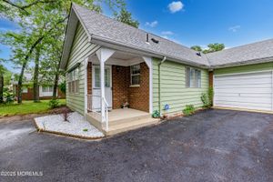 7 LEXINGTON DR D, WHITING, NJ