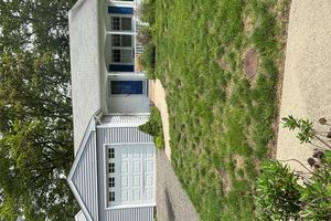 190 CANTERBURY DR, RIDGE, NY