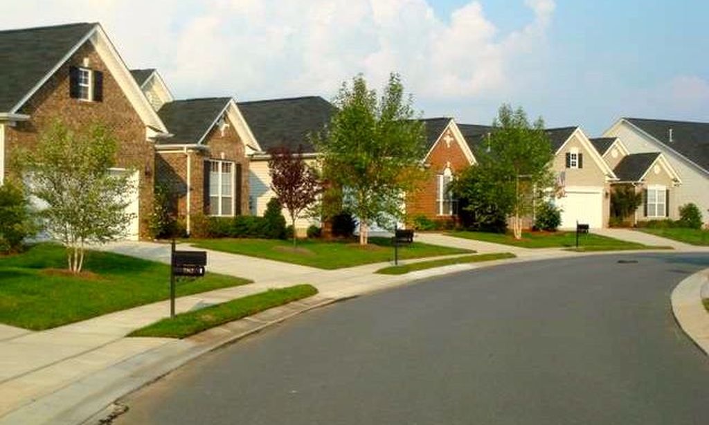 301 Low-Maintenance Homes