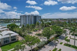 2400 GULF SHORE BLVD 203, NAPLES, FL