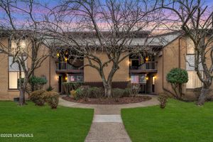 55 AMBERLY DR G, MANALAPAN, NJ