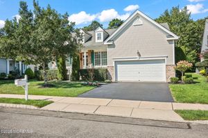 28 POND VIEW CIR, BARNEGAT, NJ
