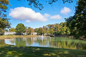 607 CABOT CT 607, SMITHTOWN, NY