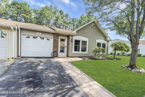 95 CHAUCER CT, LAKEWOOD, NJ