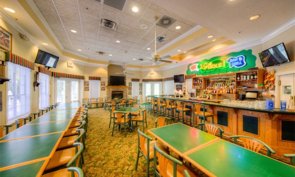19th Hole Bar & Grill