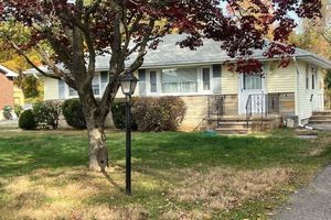 6 GORDON WAY, ROXBURY TWP, NJ