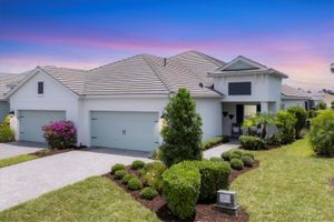 2631 SAPPHIRE BLUE LN, BRADENTON, FL