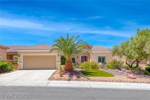 2205 SANDSTONE CLIFFS DR, HENDERSON, NV