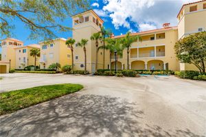 5035 HARMONY CIR APT 104, VERO BEACH, FL