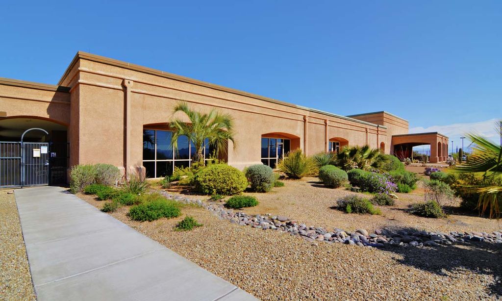 Las Campanas Social Center