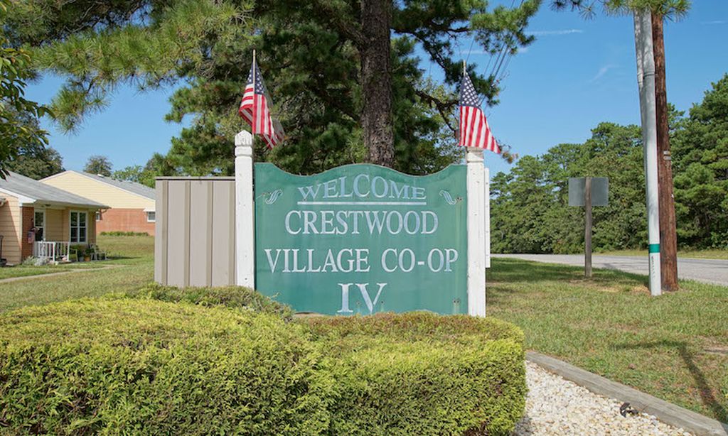 Crestwood Village 455 Communityhomes For Salewhiting