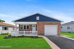 31 CANTERBURY LN, TOMS RIVER, NJ