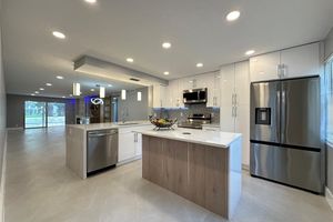 2002 GRANADA DR M1, COCONUT CREEK, FL