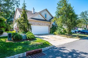 35 SHERWOOD DR, MONROE, NJ