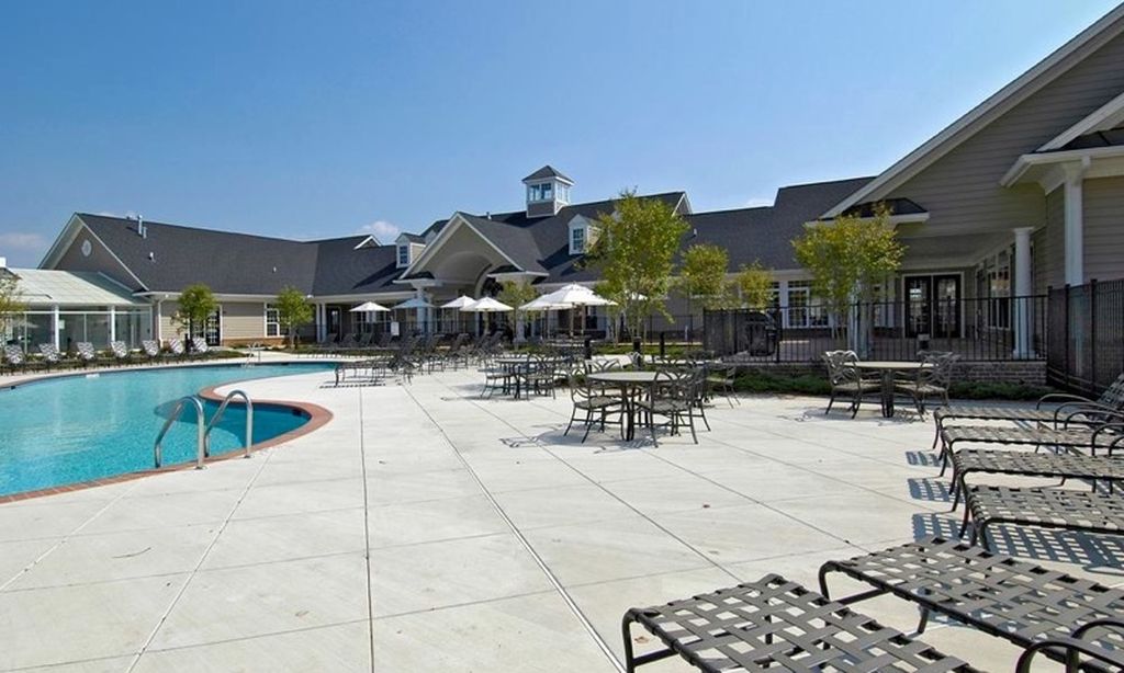 Outdoor Pool & Patio