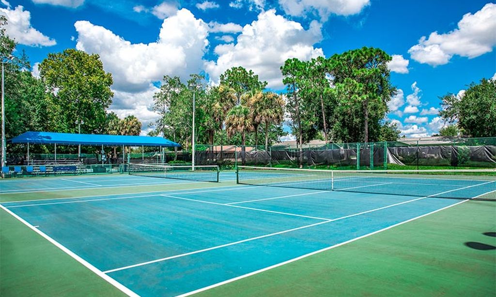4 Tennis Courts