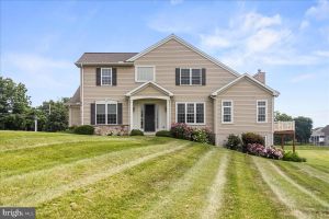 427 CARMELLA DR, MECHANICSBURG, PA