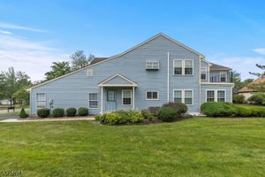 20 DORCHESTER DR, MONROE TWP, NJ